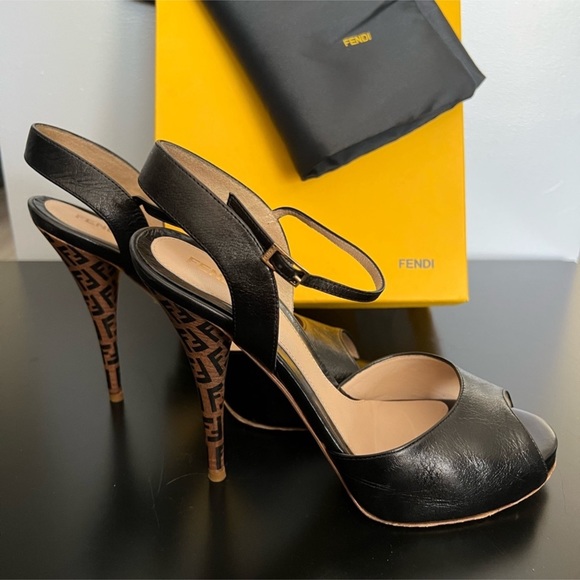 Fendi Women’s Logo Heels Sandals Sz 40 - Picture 1 of 5